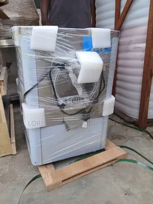 Industrial Batch Ice Cream Machine : Large Productivity.