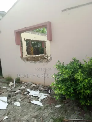 Plot Measuring 325sqm
