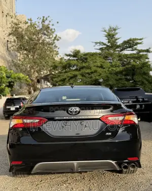 Toyota Camry SE (2.5L 4cyl 8A) 2019 Black