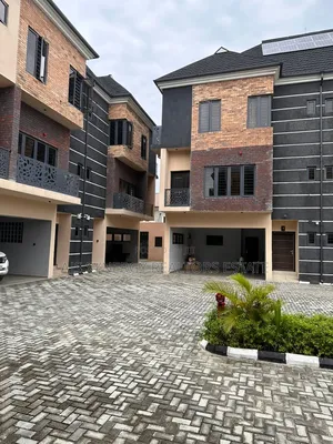 4bdrm Apartment in Ilasan Residences, Ikate for sale