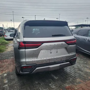Lexus LX 600 2023 Gold