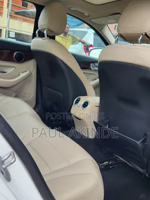 Mercedes-Benz C300 Luxury 4dr AWD 4Matic Sedan (2.0L 4cyl 7A) 2015