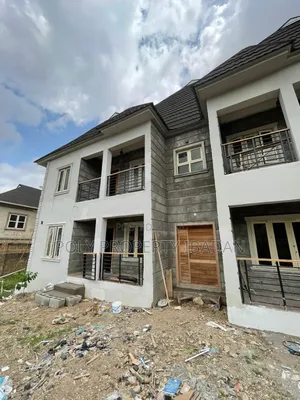 4bdrm Apartment in Kolapo Ishola Gra, Akobo for rent