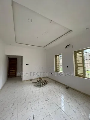 4bdrm Apartment in Kolapo Ishola Gra, Akobo for rent
