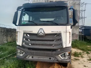 Howo Sino Just Cleared Nx 371 2015 White