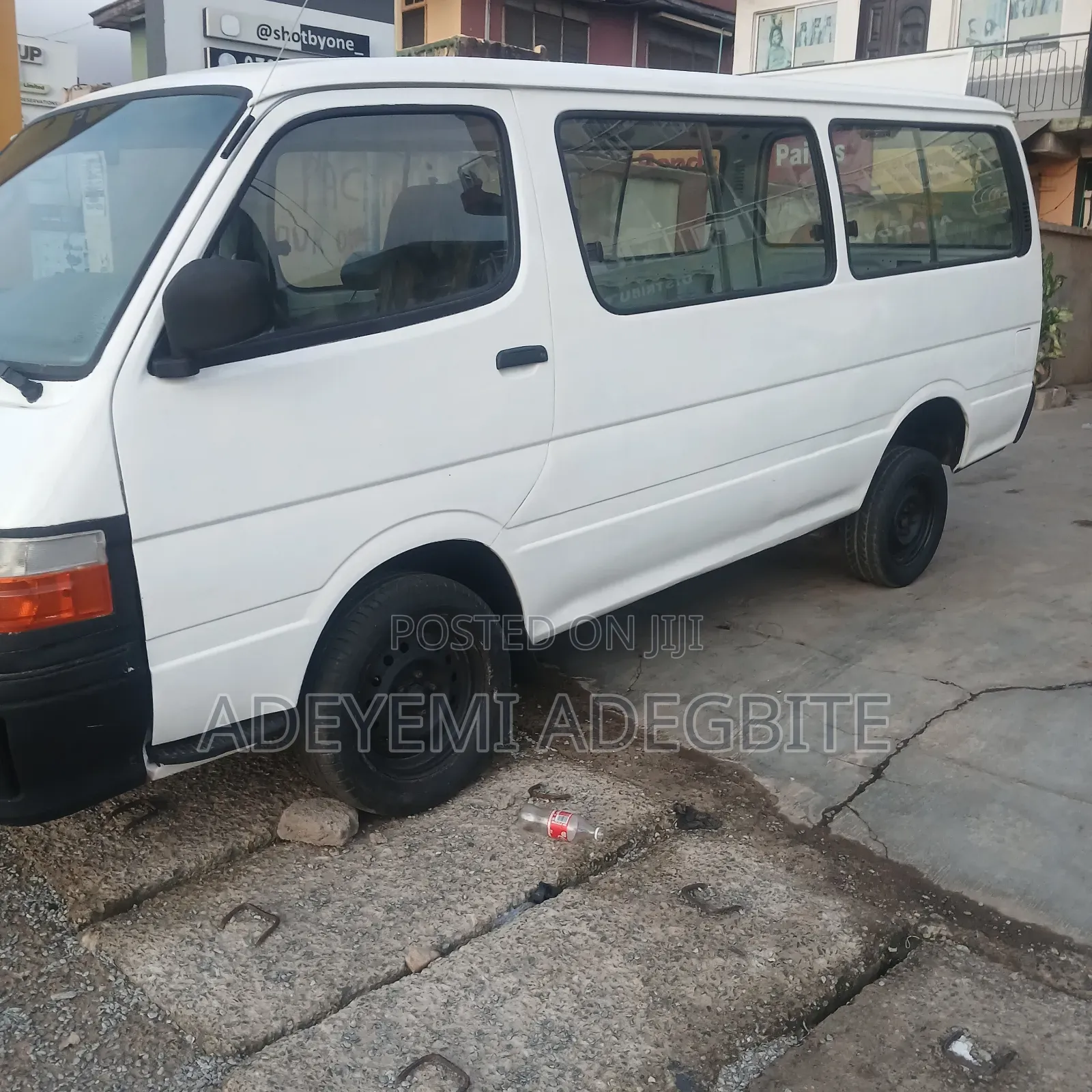 Toyota HiAce 2004 White