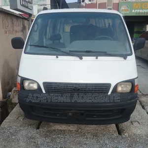 Toyota HiAce 2004 White