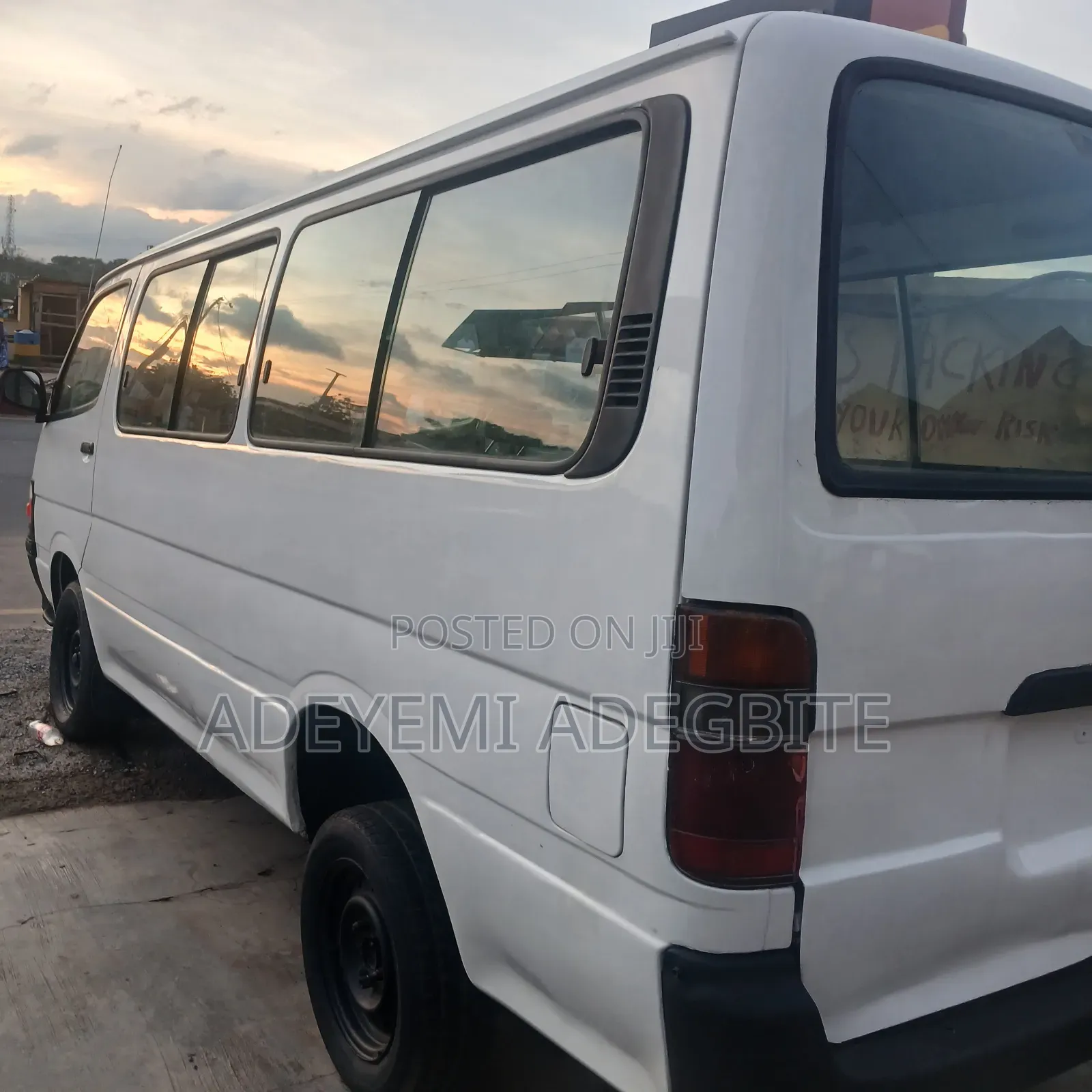 Toyota HiAce 2004 White