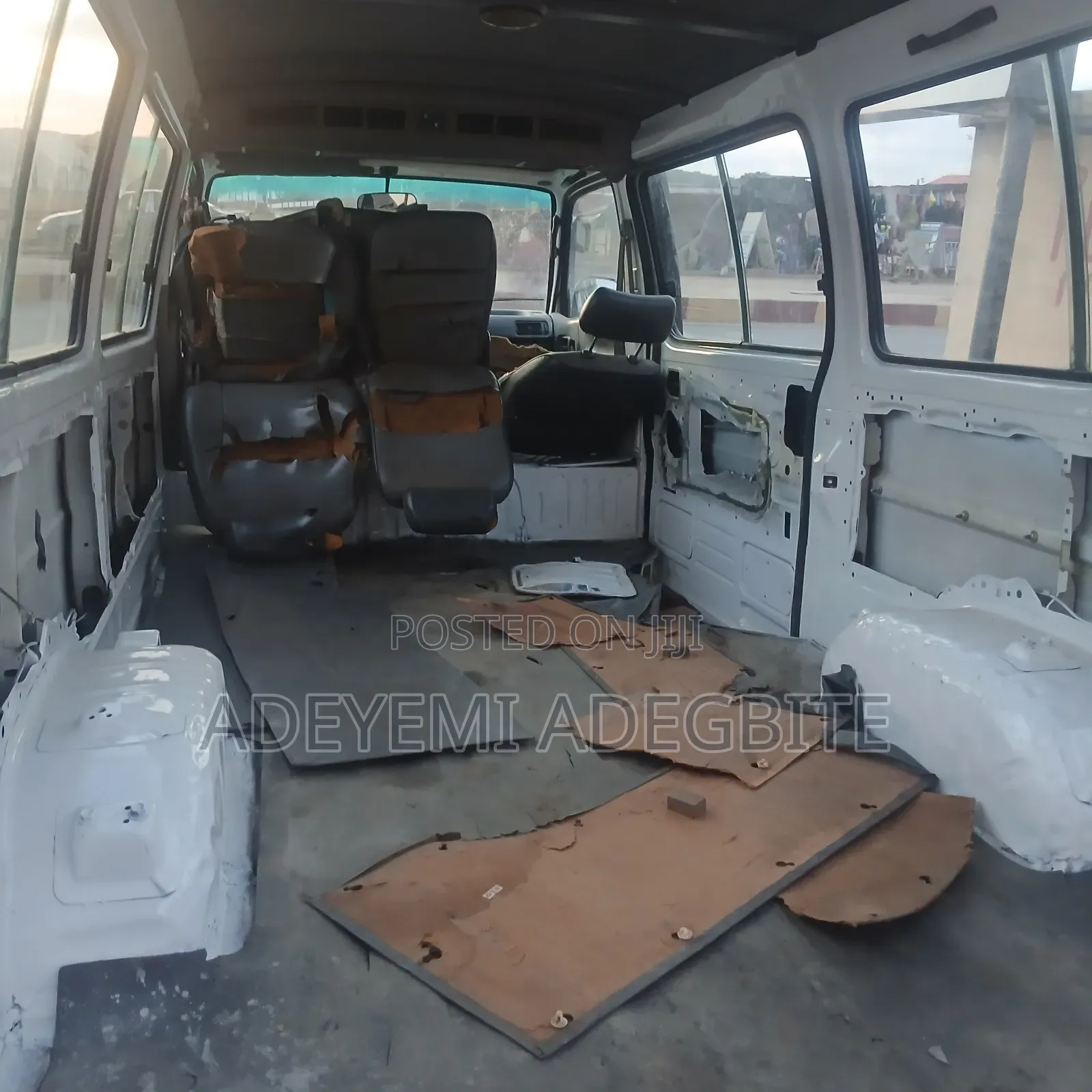 Toyota HiAce 2004 White