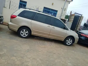 Toyota Sienna 2006 Gold