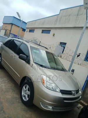 Toyota Sienna 2006 Gold