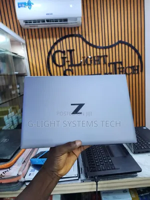 Laptop HP ZBook Firefly 14 G7 16GB Intel Core i7 SSD 512GB