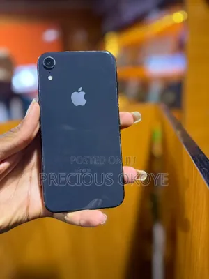 New Apple iPhone XR 64 GB Black