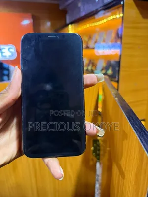 New Apple iPhone XR 64 GB Black