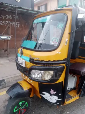 TVS King Deluxe Plus iTouch Start 2022 Yellow