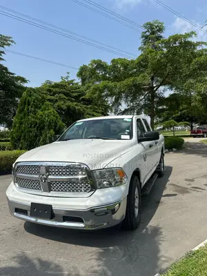 RAM 1500 2021 White