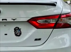 Toyota Camry SE FWD 2020 White