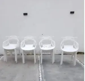 Eleganza White Plastic Chair