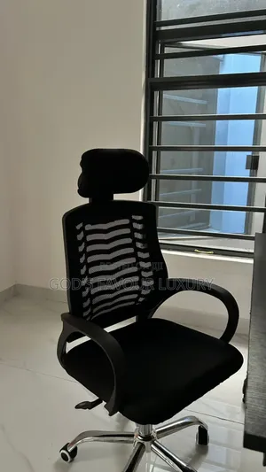 Ergonomic Office Swivel Mesh Chair.