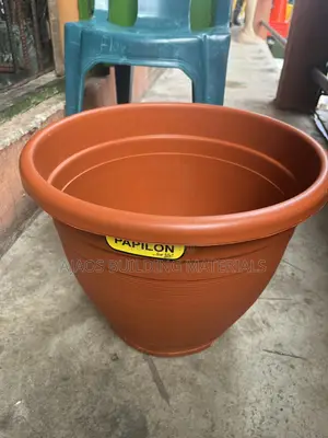 Plastic Medium Size Flower Pot