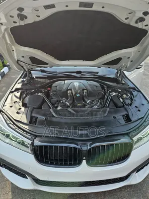 BMW 7 Series 750i xDrive 4dr Sedan AWD (4.4L 8cyl Turbo 8A) 2015 White