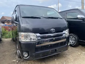 Toyota HiAce 2013 Black