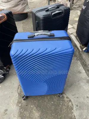 Suitcase Medium Size 35,000