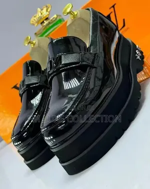 Luxury Louis Vuitton Classic Shoes