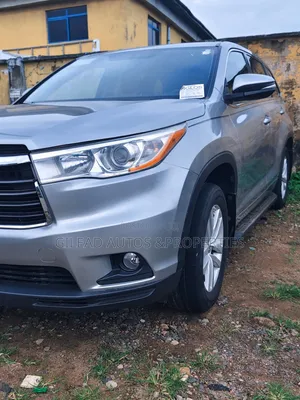 Toyota Highlander LE 4dr SUV (3.5L 6cyl 6A) 2014