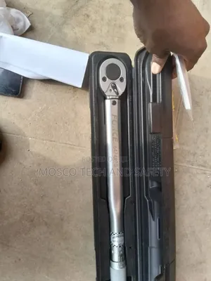 Torque Wrench (Adjustable Precision Torque Tool)