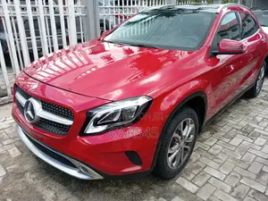Mercedes-Benz GLA 250 2017 Red