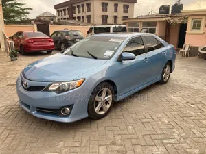 Toyota Camry SE 4dr Sedan (2.5L 4cyl 6A) 2013 Green