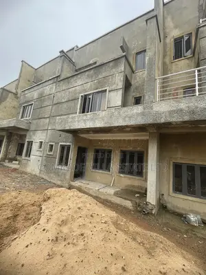 4bdrm Duplex in Life Camp for sale