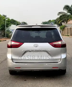 Toyota Sienna 2015 Gray