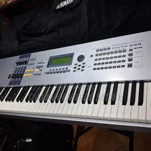 Yamaha Motif Es8