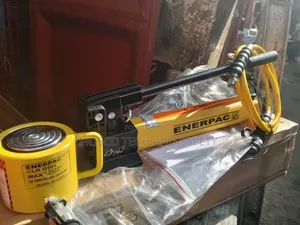 Enepac Hydraulic Jack Pump Set (Heavy Duty Lifting Equipment)