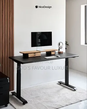 Mordern Electric Adjustable Height Gaming Table