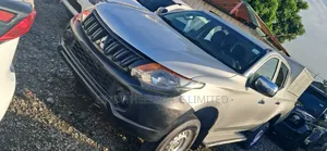 Mitsubishi L200 2016 Gray