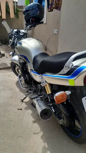 Honda CB 2008 Silver