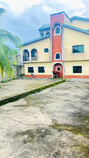 8bdrm Penthouse in Agip Estate for sale