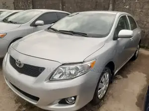 Toyota Corolla LE 4dr Sedan (1.8L 4cyl 4A) 2010 Silver