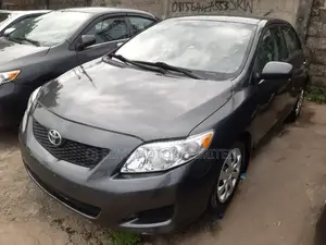 Toyota Corolla LE 4dr Sedan (1.8L 4cyl 4A) 2010 Gray