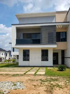 3bdrm Duplex in Idu Industrial for sale