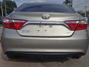 Toyota Camry LE 4dr Sedan (2.5L 4cyl 6A) 2016 Gold