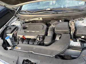 Hyundai Sonata Sport 4dr Sedan (2.4L 4cyl 6A) 2015 Silver
