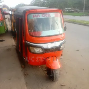TVS King Cargo 2019 Orange