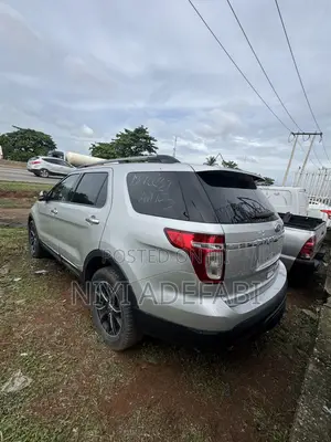 Ford Explorer 2012 Silver