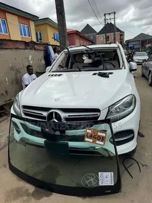 Gle350 2016 Windscreen Glass Available Installed at Chimatex