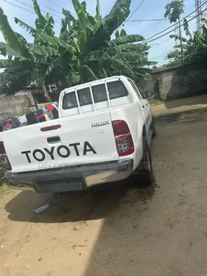 Toyota Hilux 2.5 D-4D SRX 2011 White