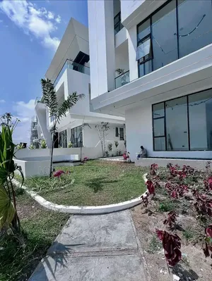 5bdrm Duplex in Osapa london for sale